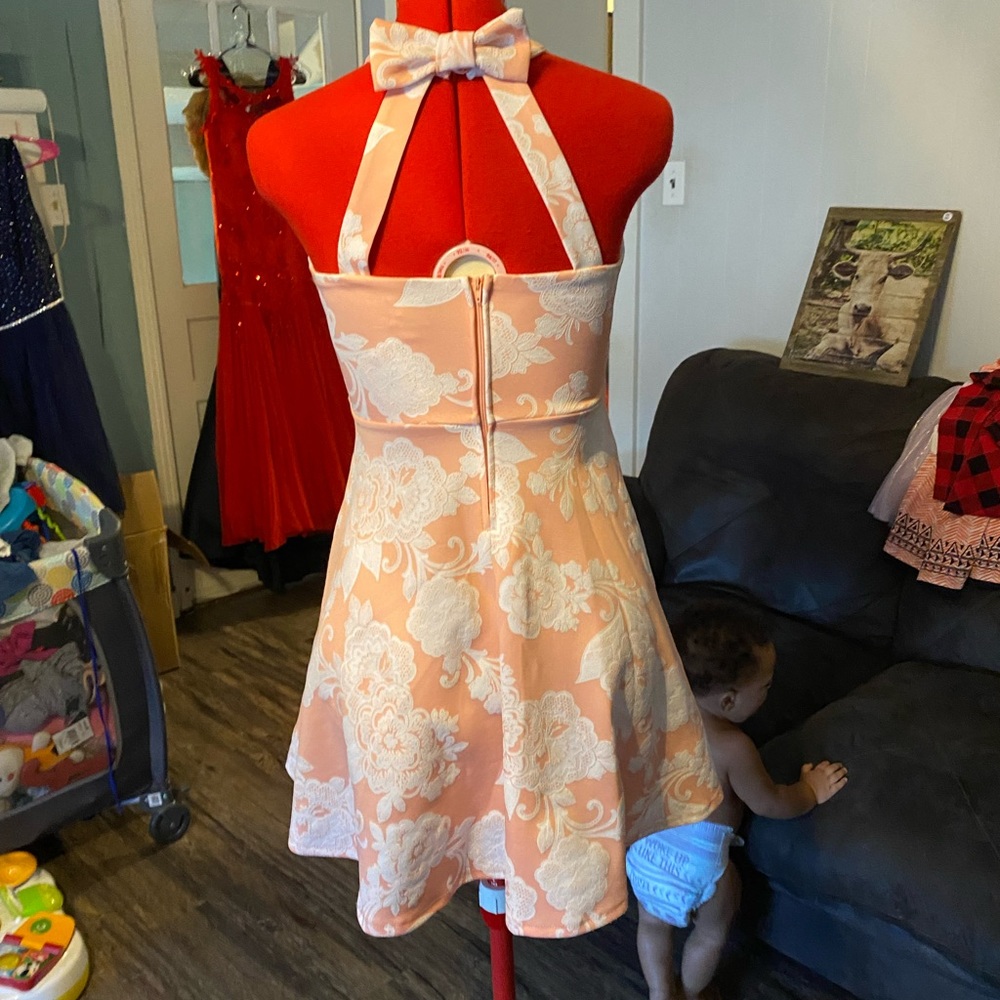 Dress - Picture 2 of 6